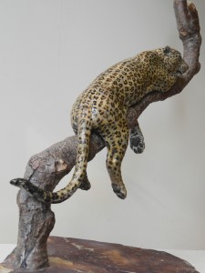 leopard sculpture